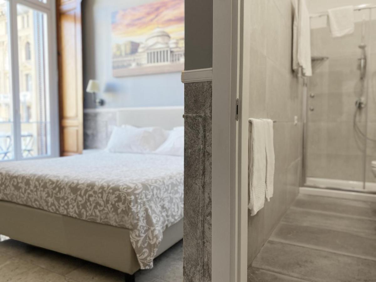Piazza Bovio 22 Guest house