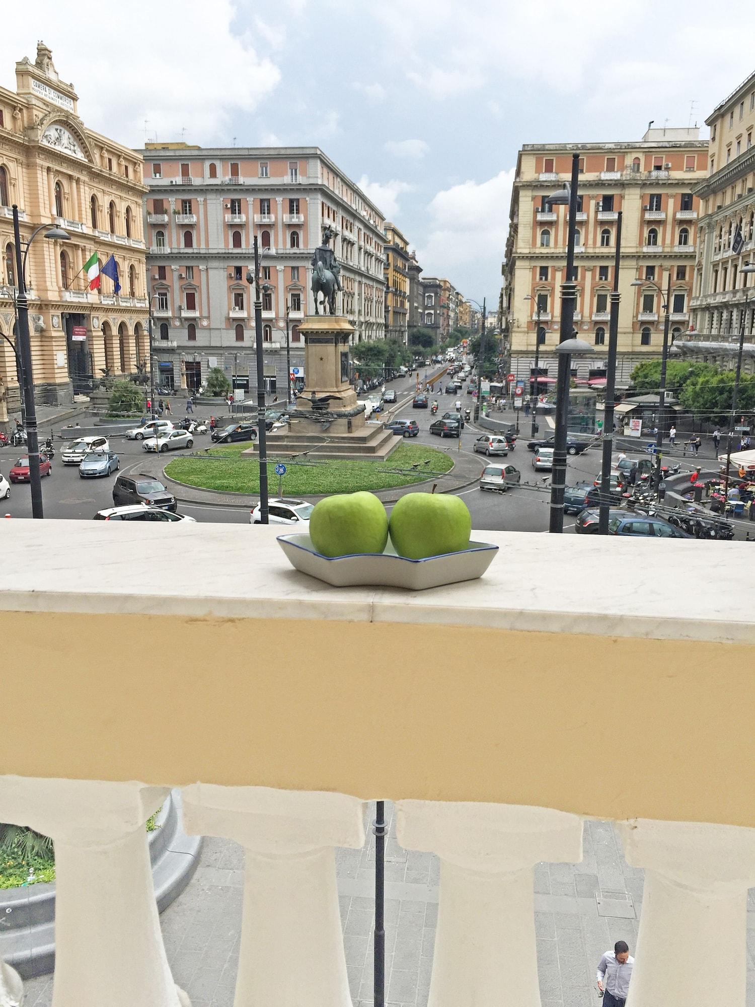 Pensión Piazza Bovio 22 3*