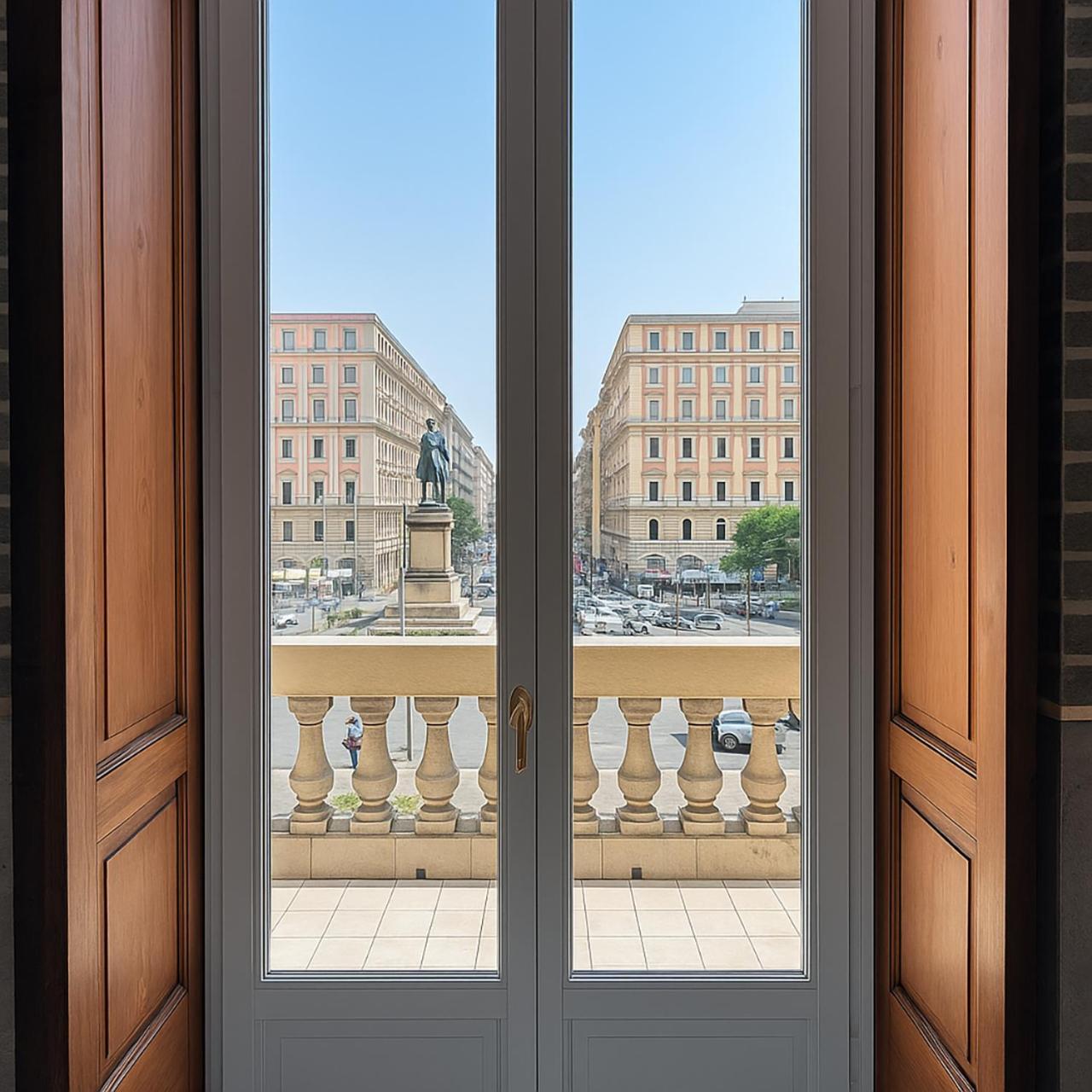 Piazza Bovio 22 3* Napoli