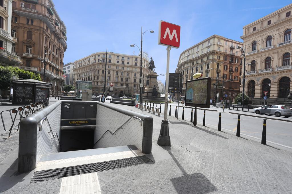 Piazza Bovio 22 Naples