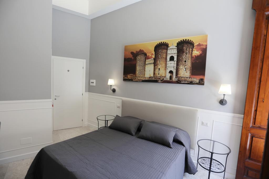 Piazza Bovio 22 Guest house Naples